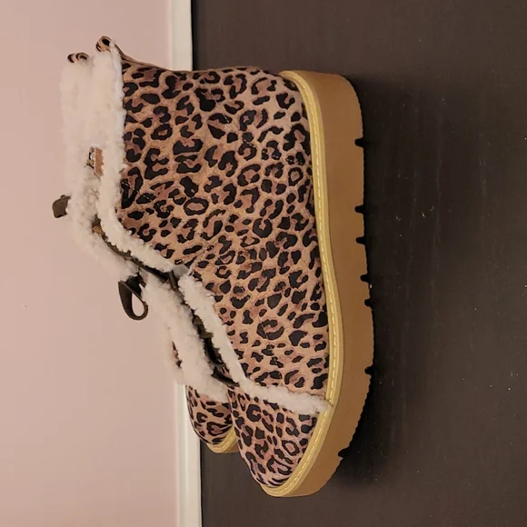 NWOB GENTLE SOULS leopard shearling boots - Picture 4 of 11